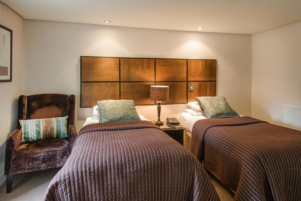 Queenshead Hotel 3*